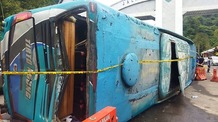 Foto : Kondisi Bus yang di tumpangi Mahasiswa/i DIII Ekonomi Bisnis UNRI