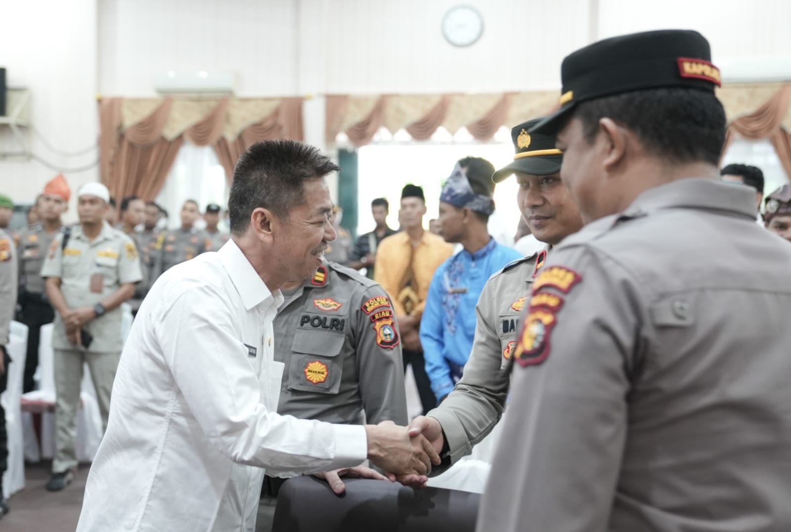 Bupati Rohil Hadiri Launching Polisi RW Jajaran Polda Riau